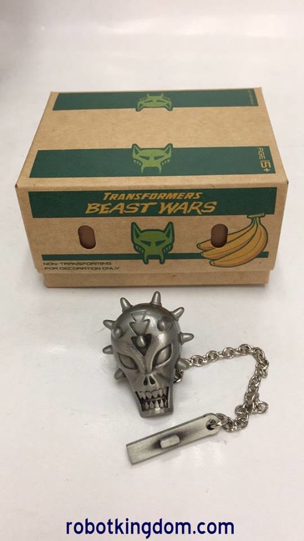 Masterpiece Optimus Primal Packaging And Exclusive Mace Accessory Images  (1 of 5)